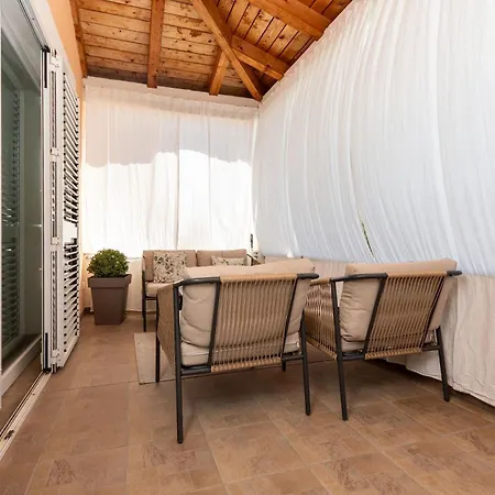 Kala Entire With Private Pool Bilice