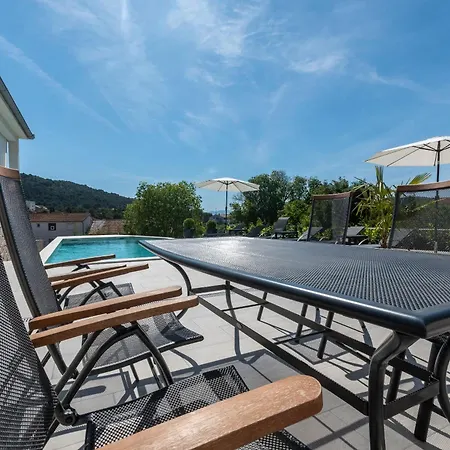 Kala Entire With Private Pool Bilice